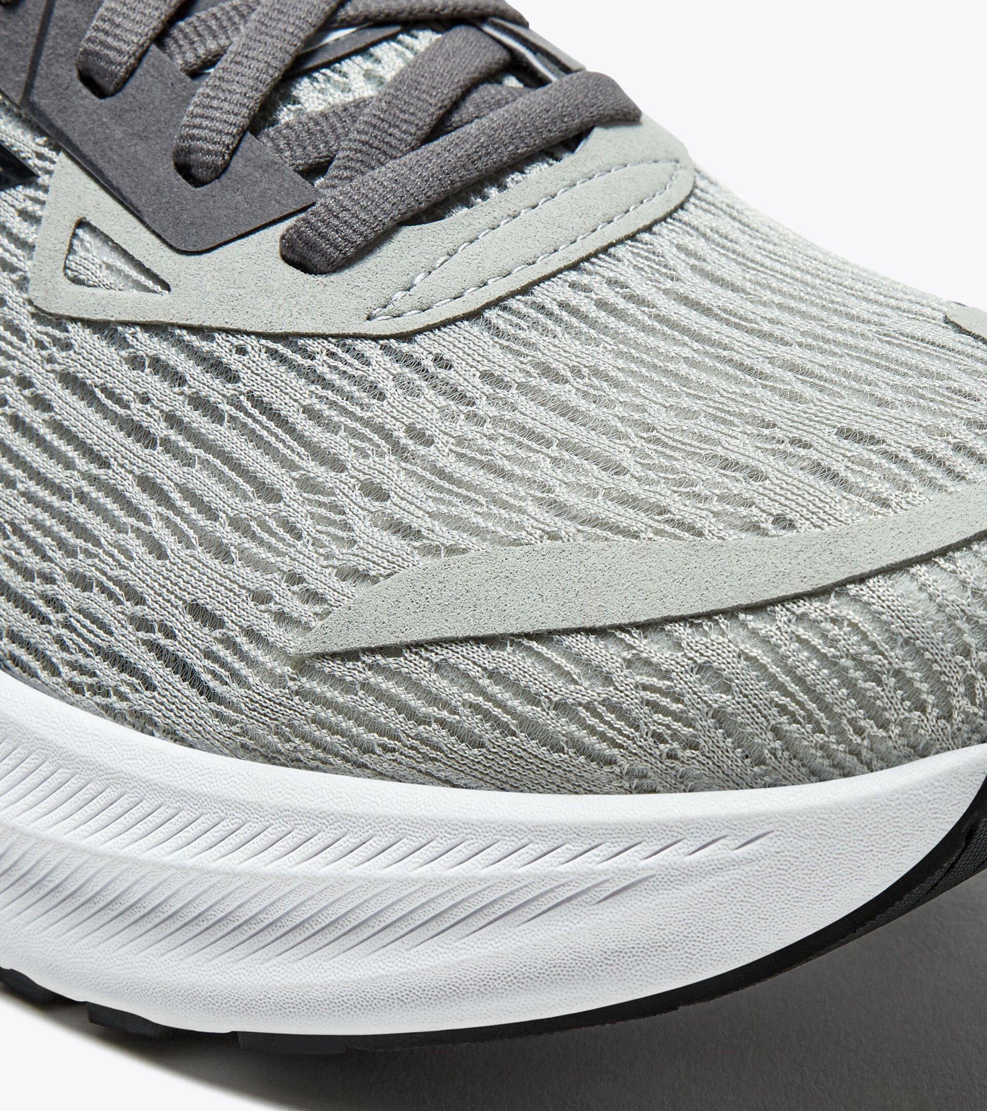 Men's Diadora Nucleo 2 5