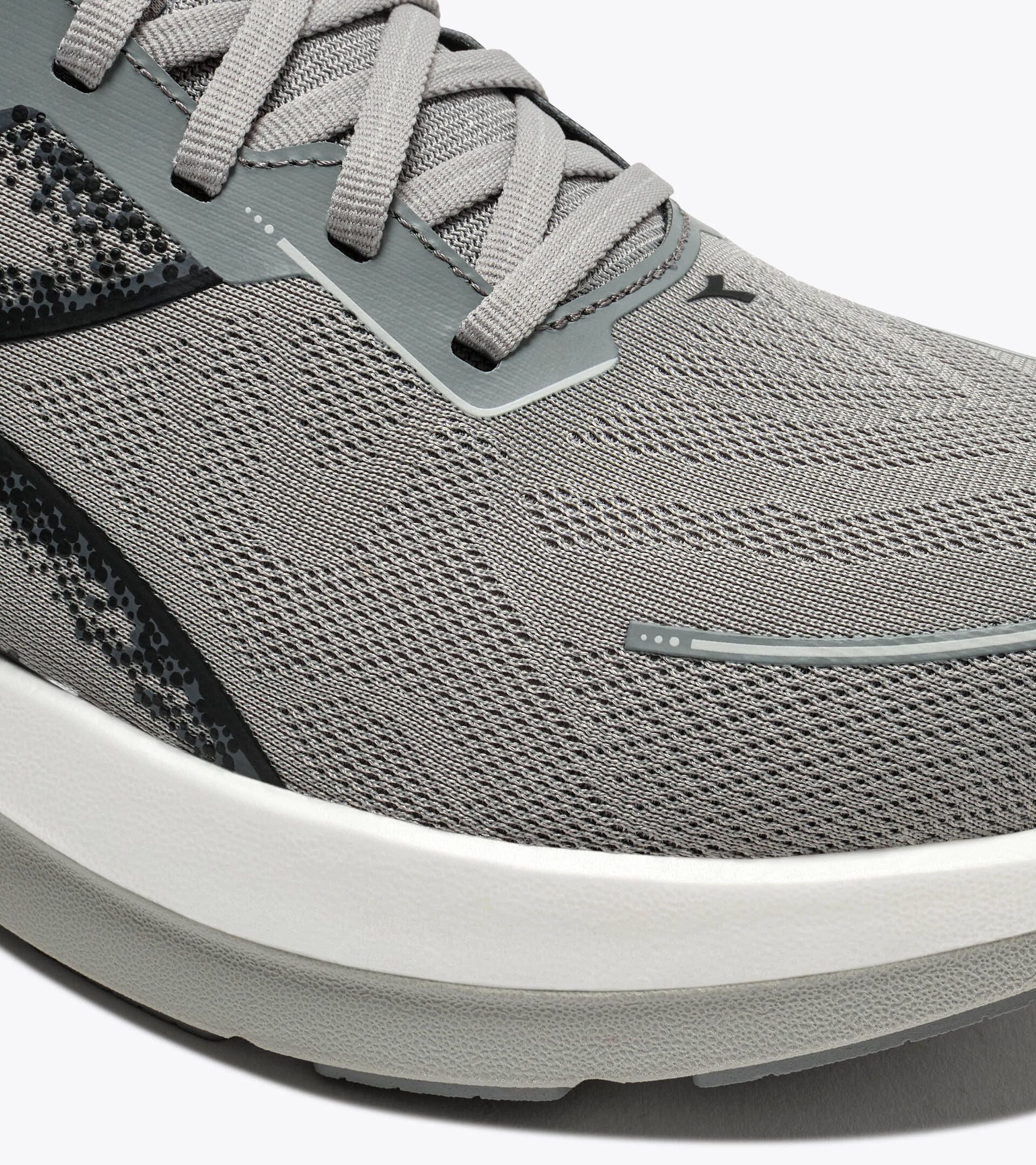 Men's Diadora Mythos Blushield Vigore V Running Shoe4