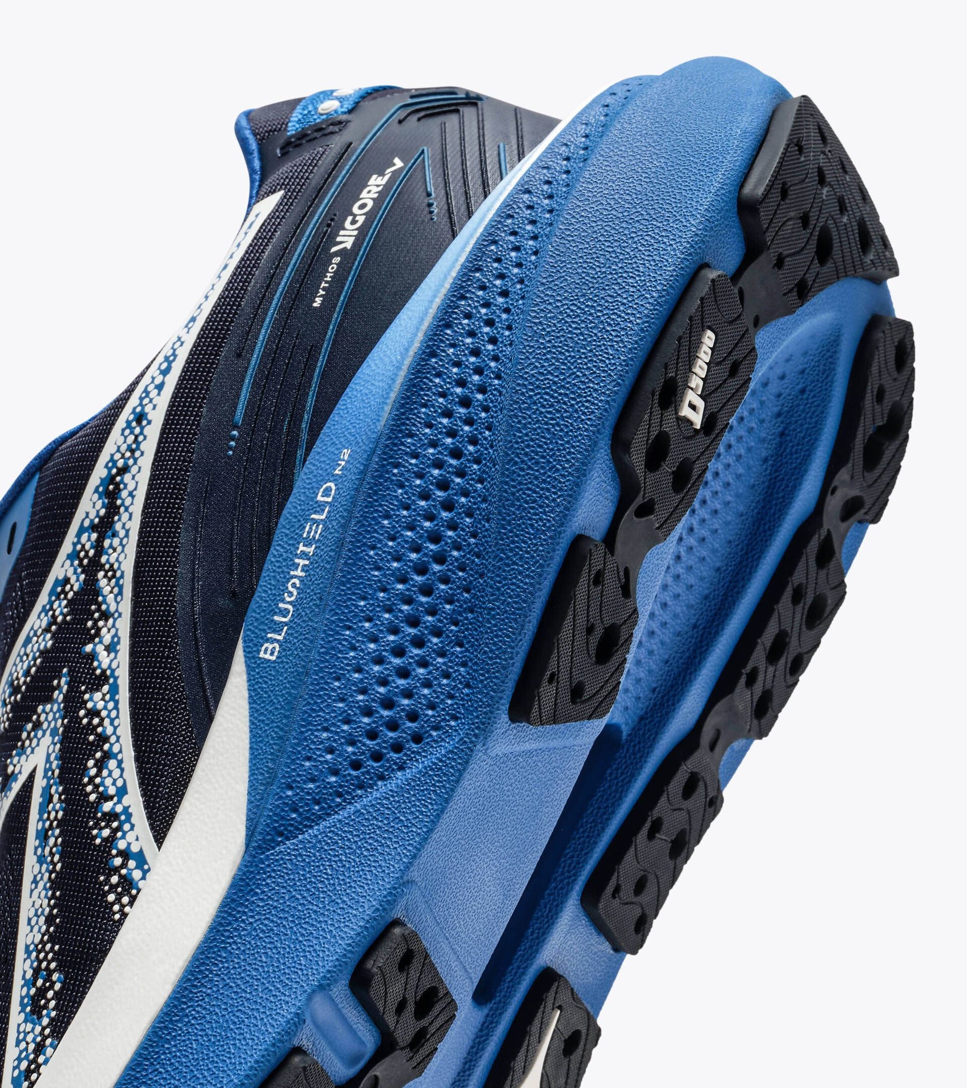 Men's Diadora Mythos Blushield Vigore V Running Shoe 10