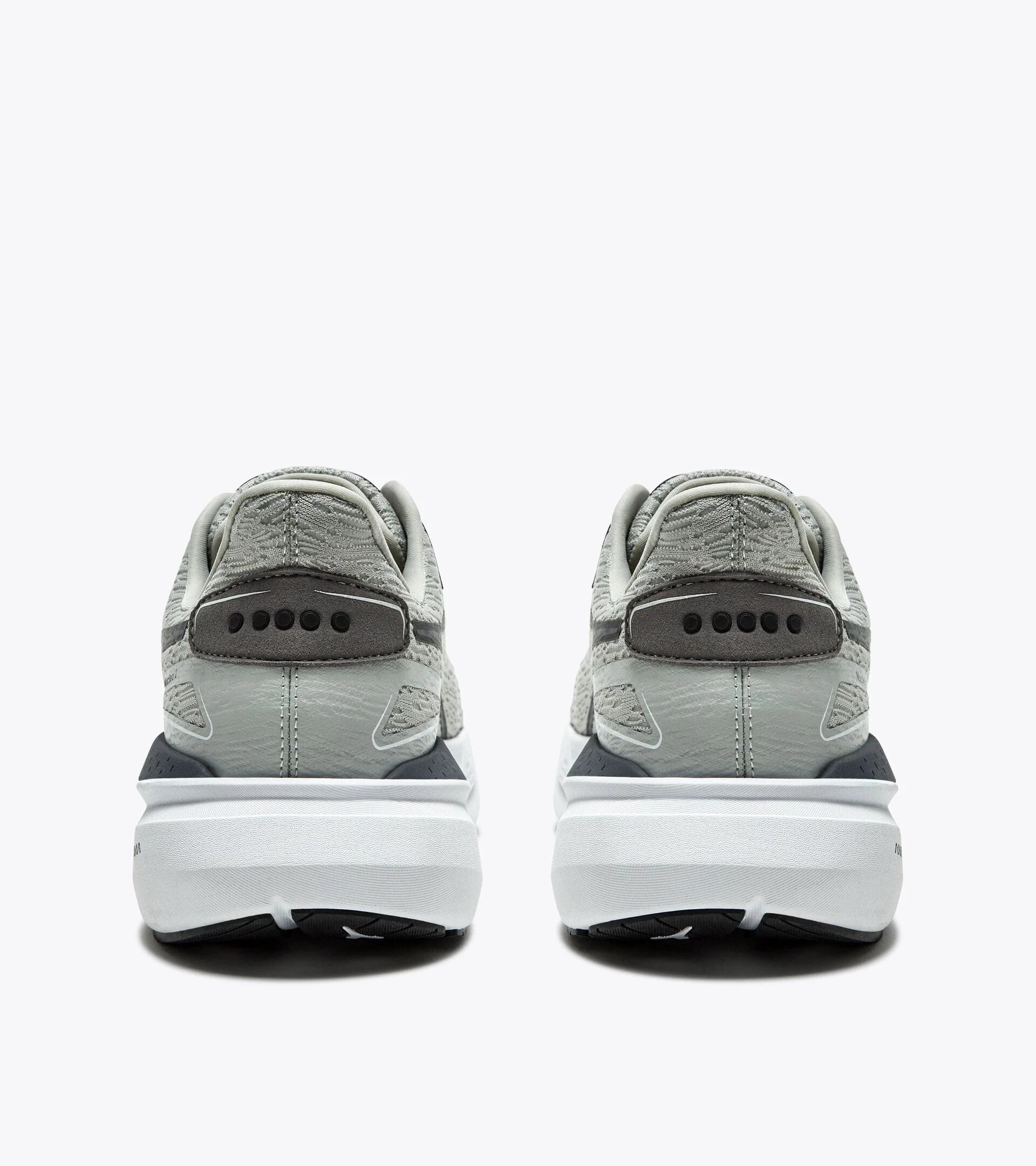 Men's Diadora Nucleo 2 6