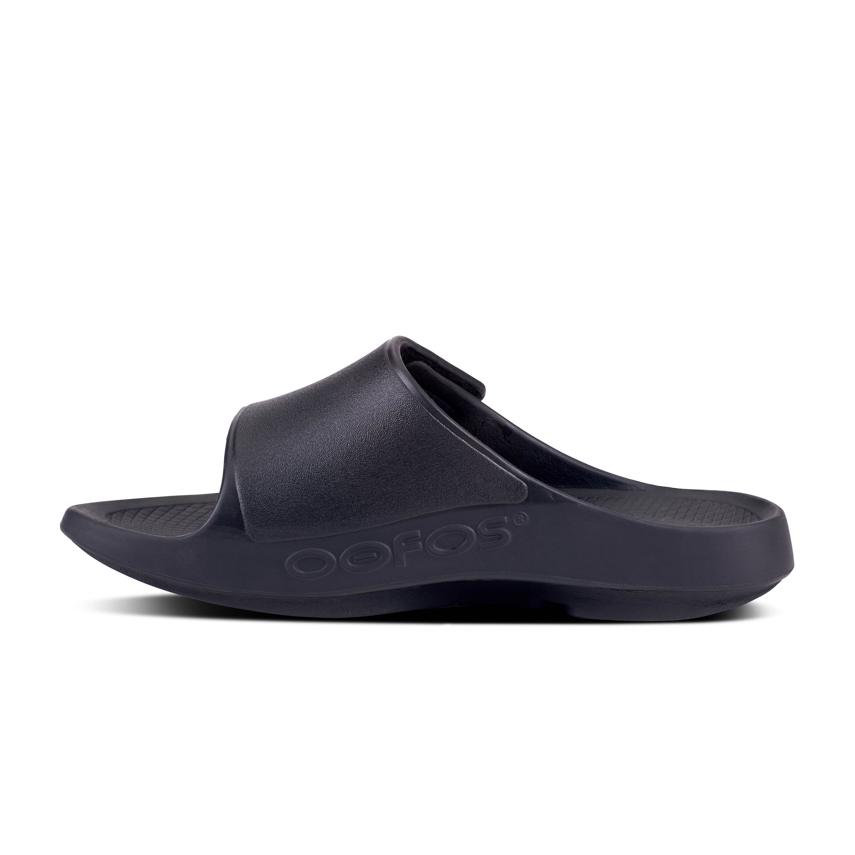 Unisex OOfos OOahh Sport Flex Sandal Color: Matte Black 6