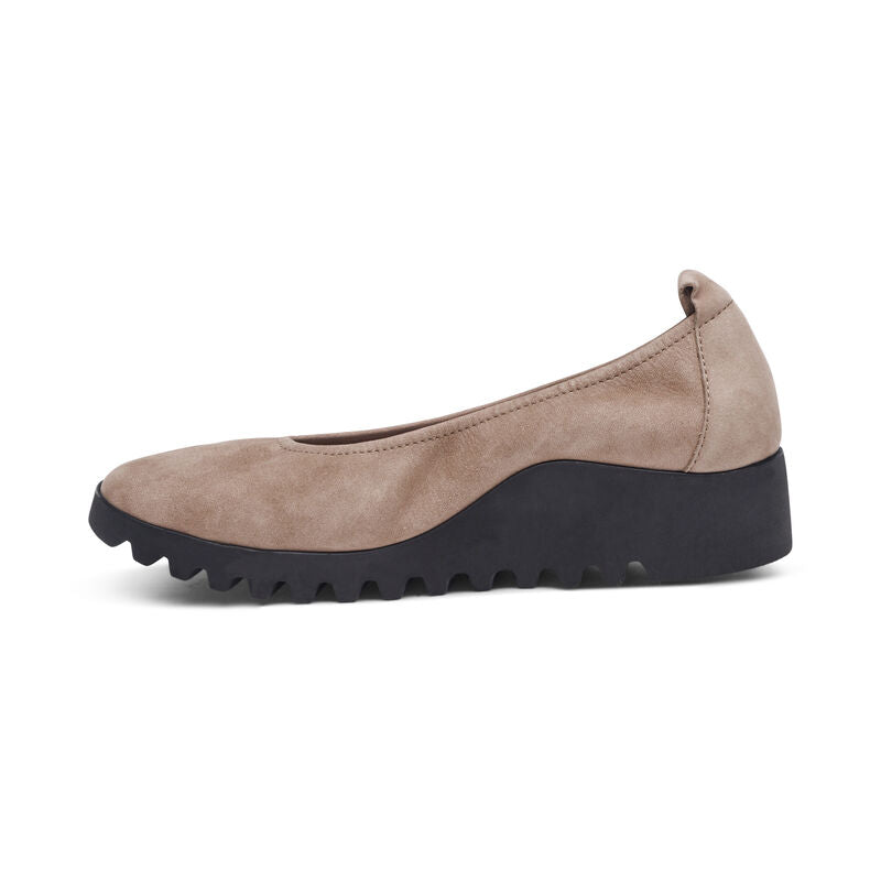 Women's Aetrex Brianna Ballet Flat Color: Taupe