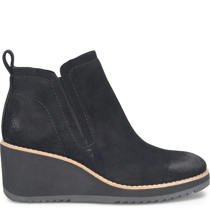 Women's Sofft Emeree Color: Black Suede (Black)