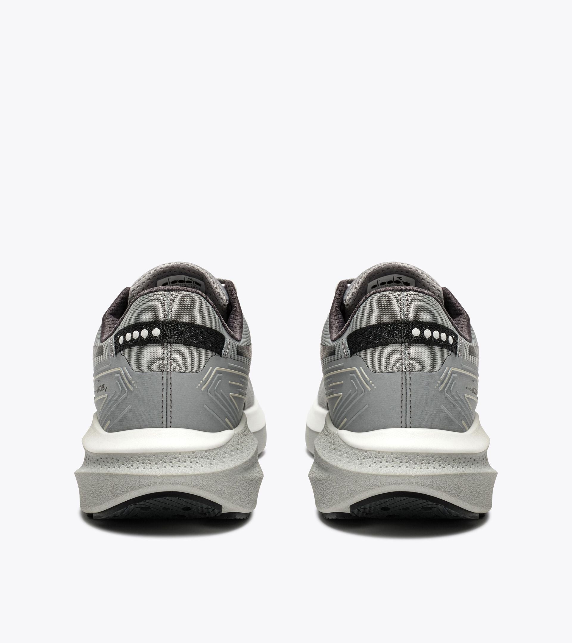 Men's Diadora Mythos Blushield Vigore V Running Shoe 3