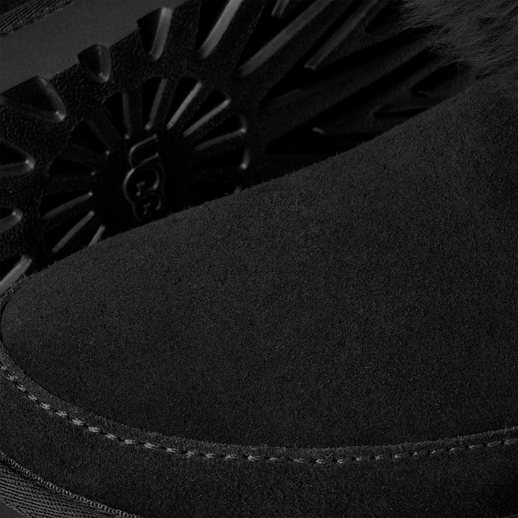 UGG Classic Ultra Mini Chalet  5