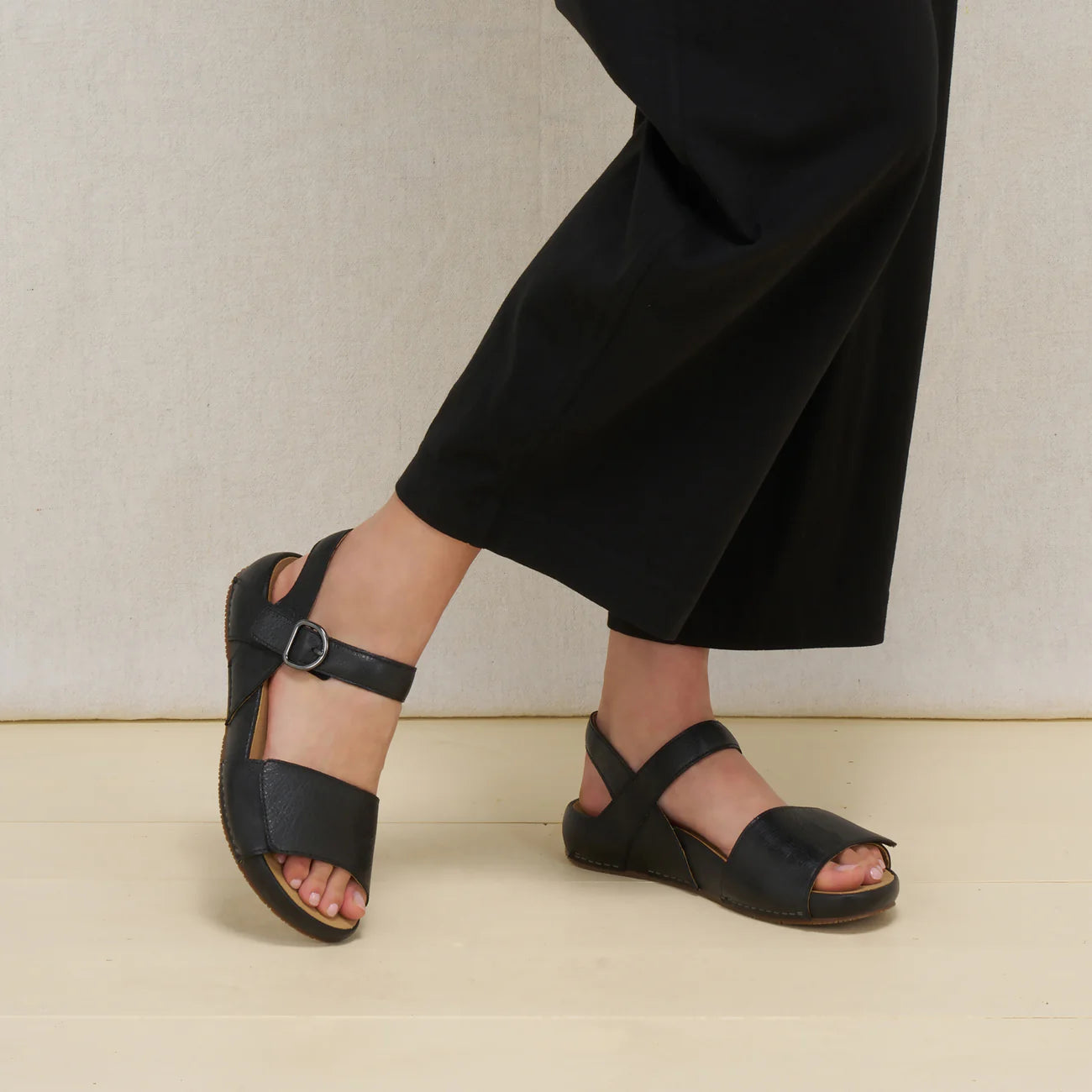 Women's Dansko Tinsley Sandal 7