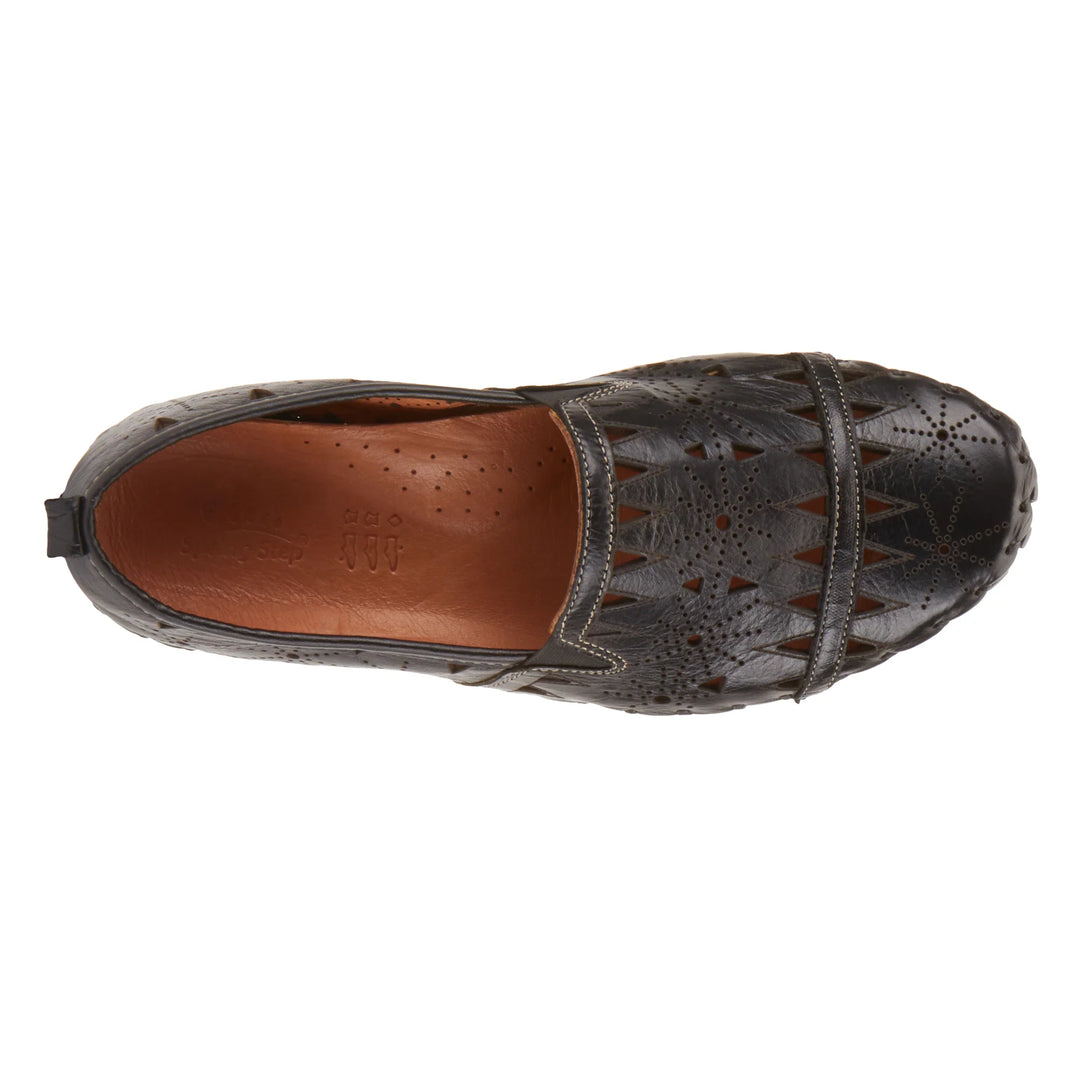 Women's Spring Step Fusaro Loafer Shoe Color: Black