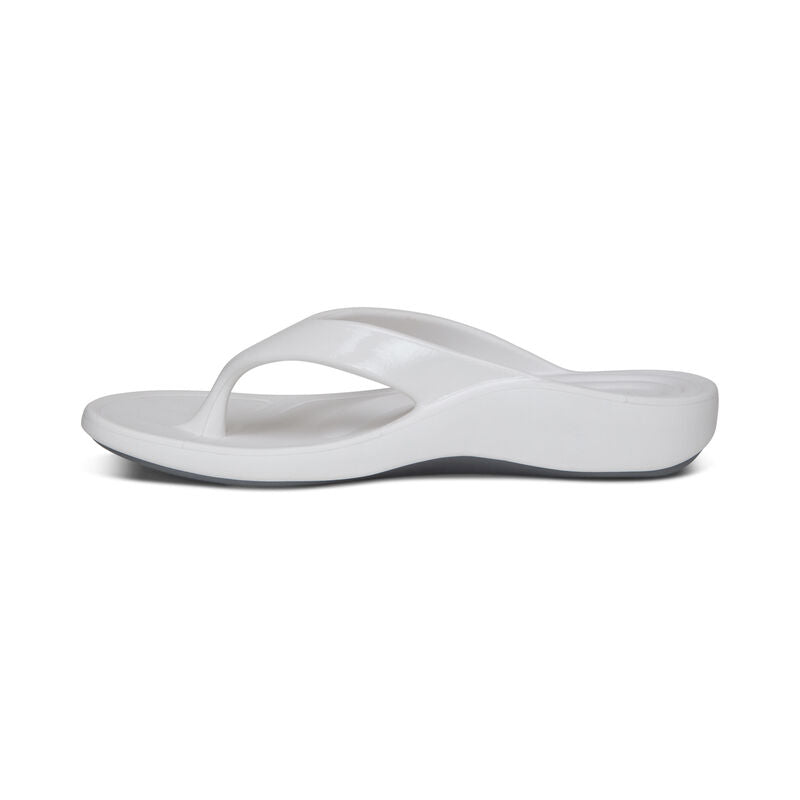 Women's Aetrex Maui Orthotic Flips Color: Glossy White