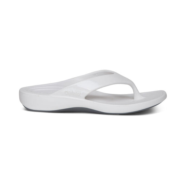 Women's Aetrex Maui Orthotic Flips Color: Glossy White